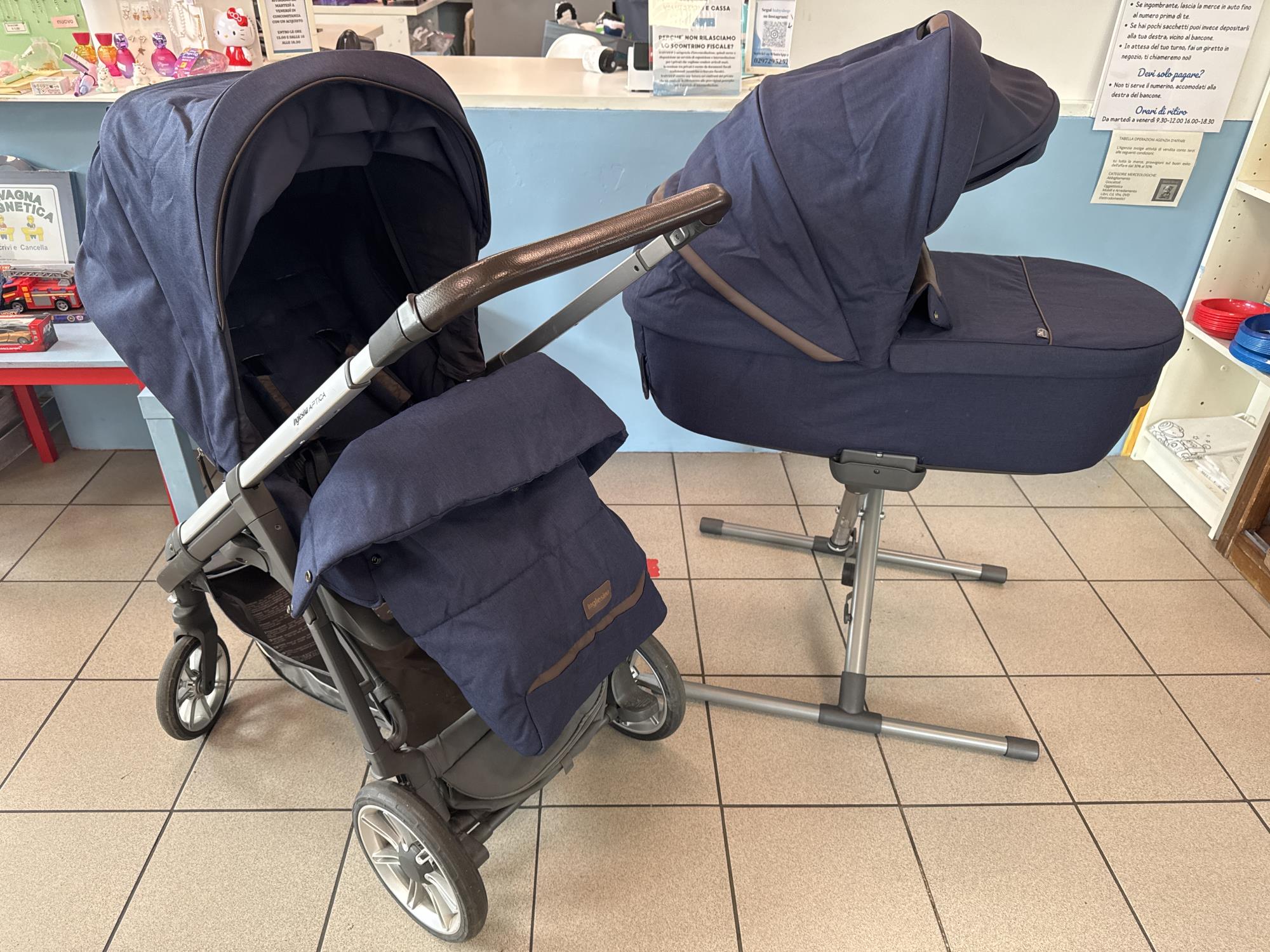 duo utilizzabile come trio inglesin aptica passeggino e carrozzina con stand up e parapioggia