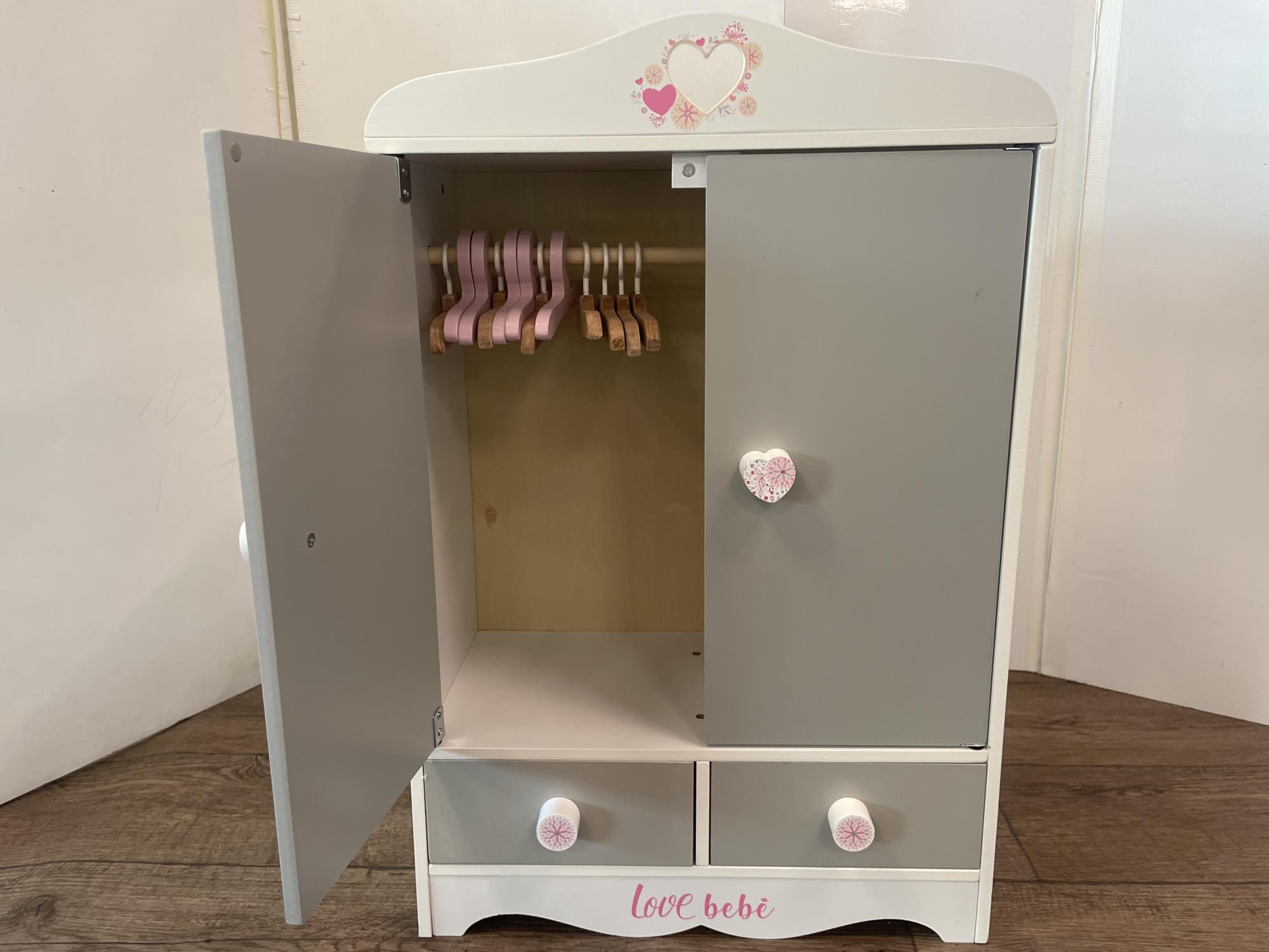 gioco armadio delle bambole in legno