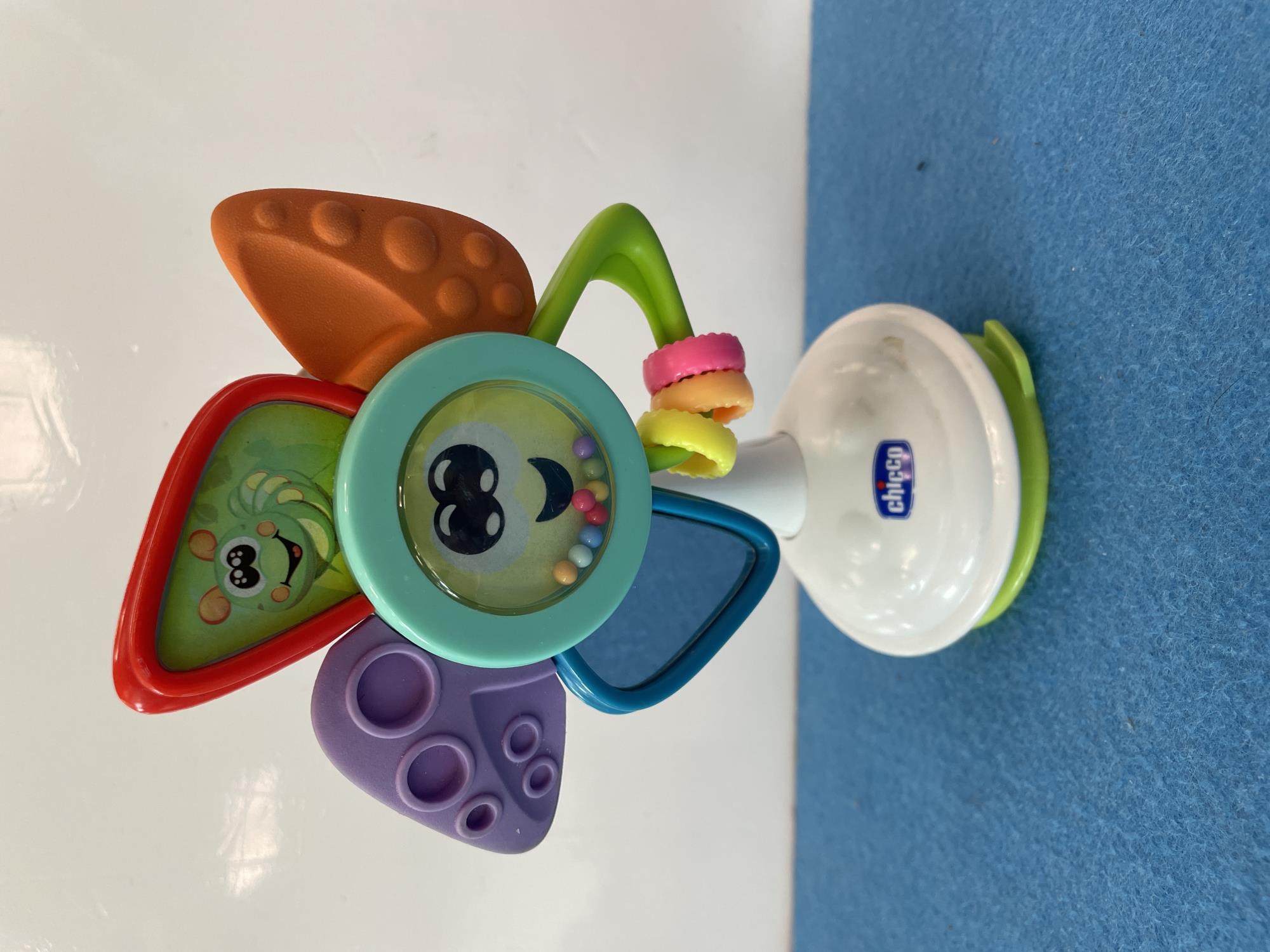 gioco da attaccare al seggiolone con ventosa chicco