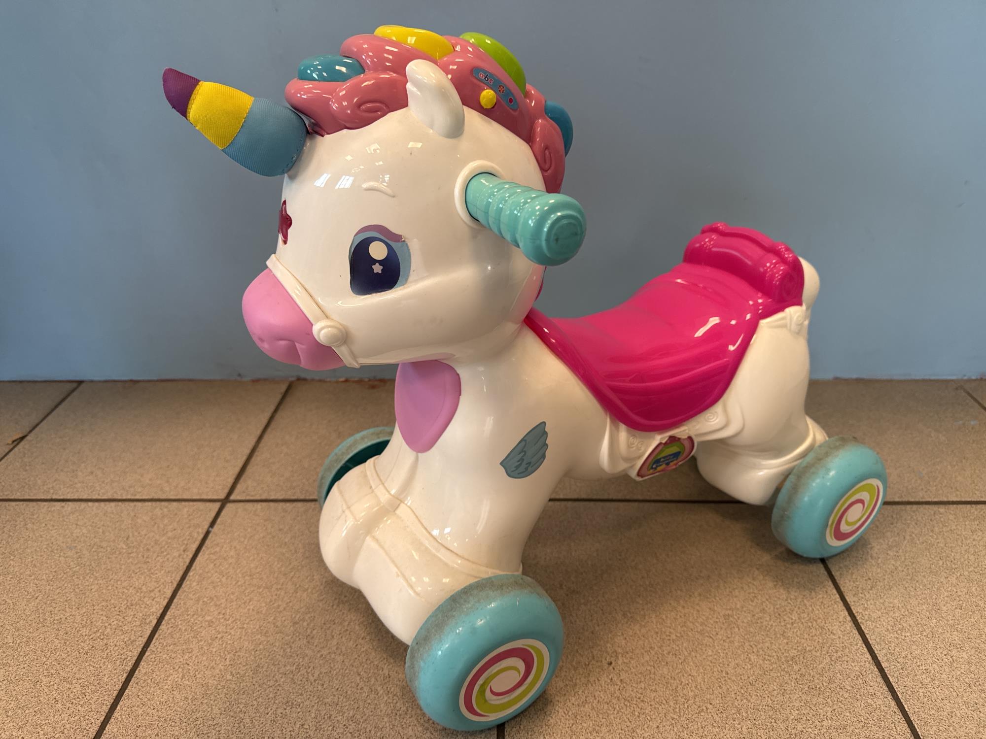 gioco unicorno cavalcabile musicale unicorno