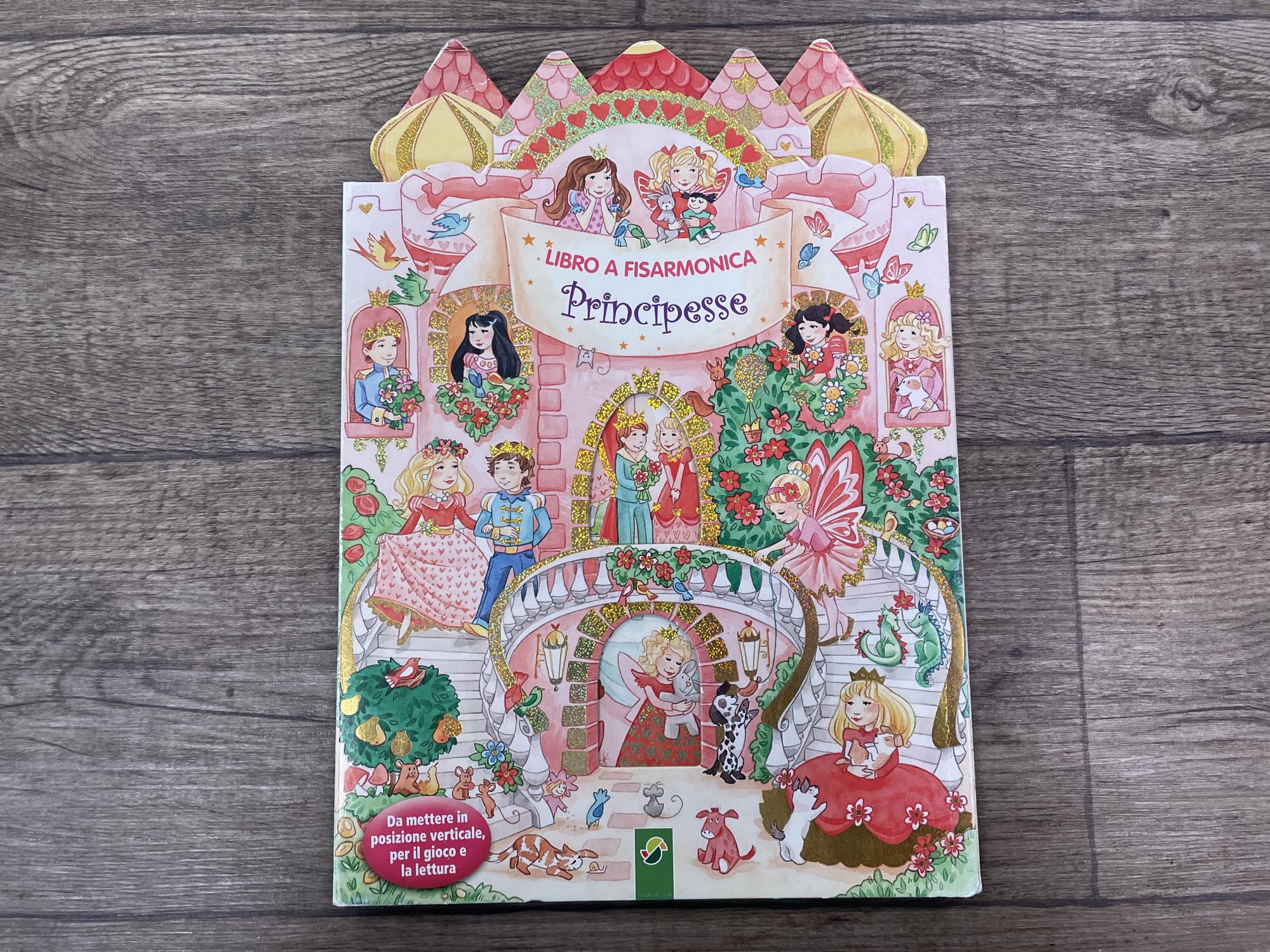 libro castello delle principesse a fisarmonica