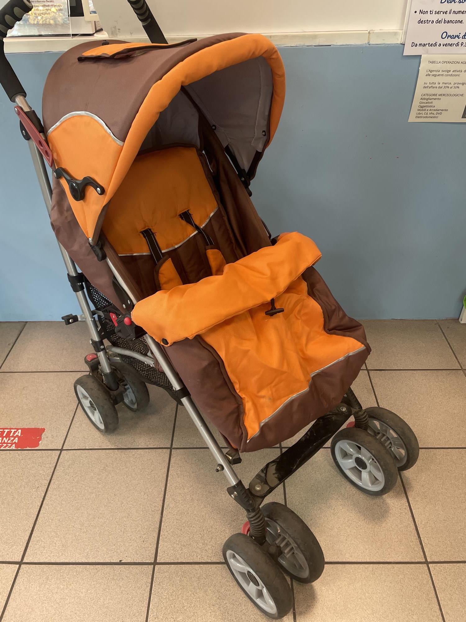passeggino a ombrello plebani con schienale reclinabile e sacco coprigambe invernale