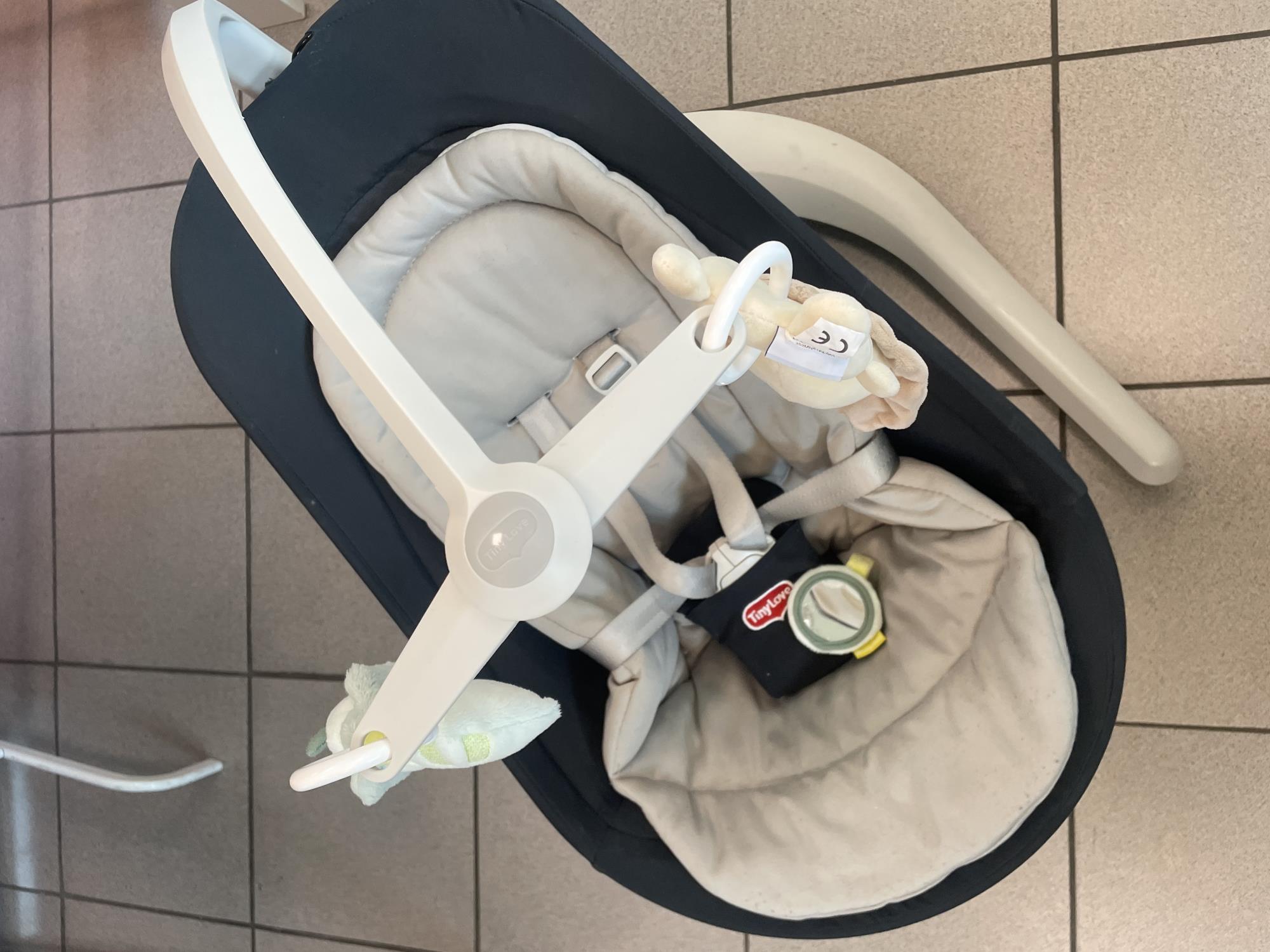 sdraietta tiny love oscillante con rumori rilassanti